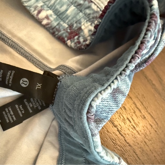 Men’s Lulu Lemon 7 Inch Pace Breaker Shorts - Picture 3 of 3